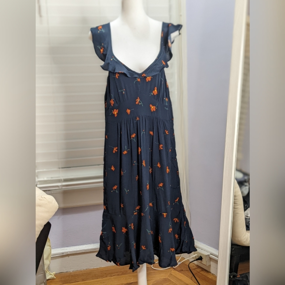 Isalis poppy flutter midi dress, size  M